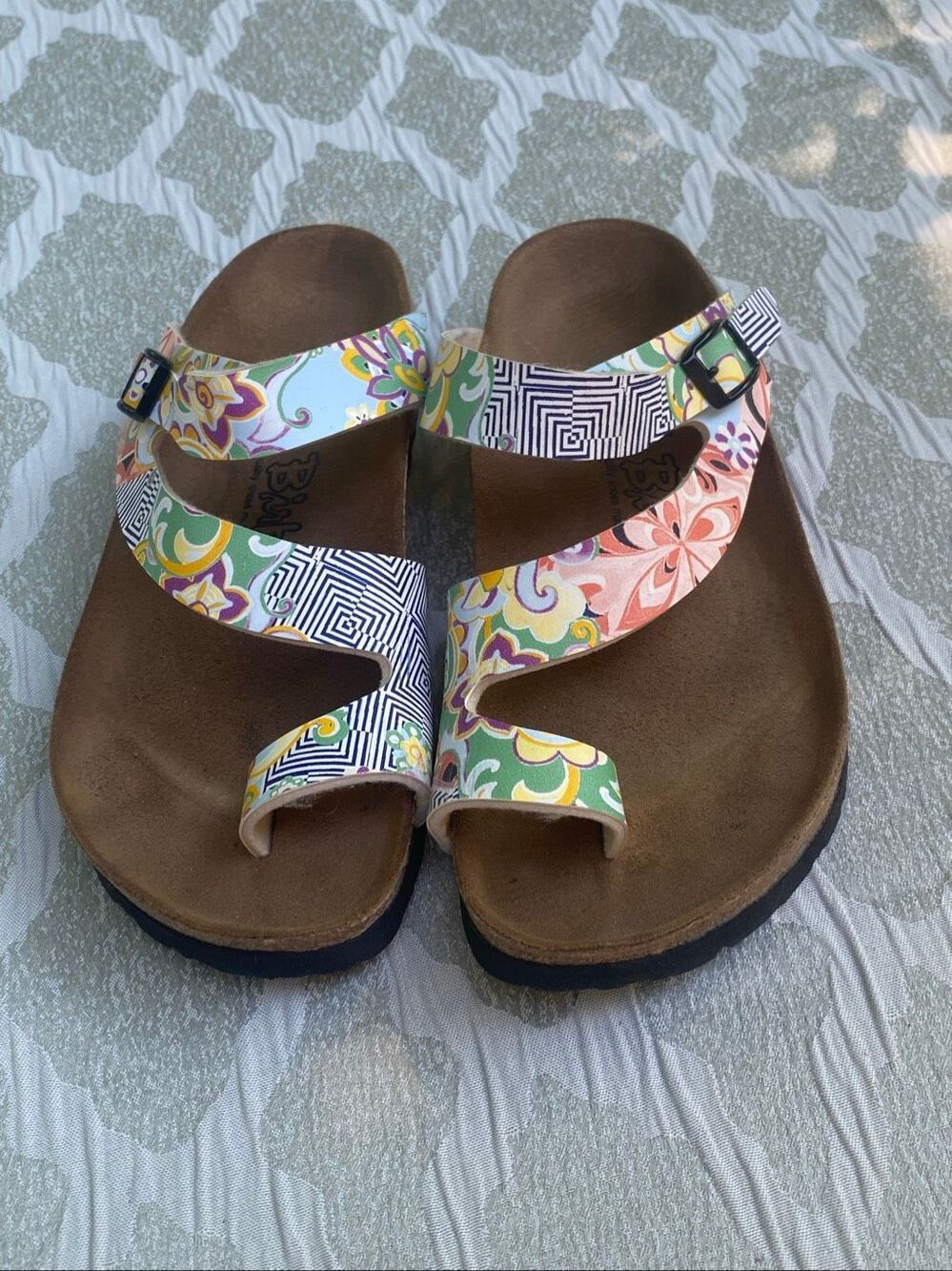 Birkis Toe Loop Comfort Sandals Floral Geometric Print Women’s 5.5